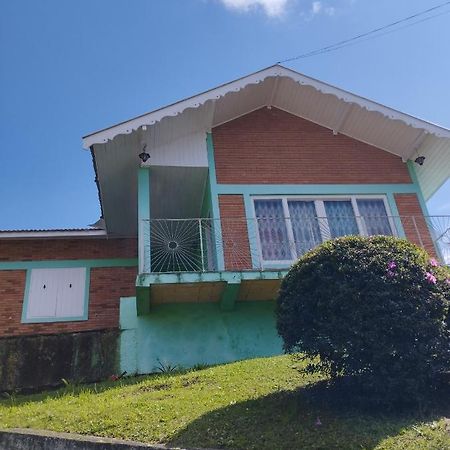 Casa aconchegante na Serra Campos do Jordão Esterno foto