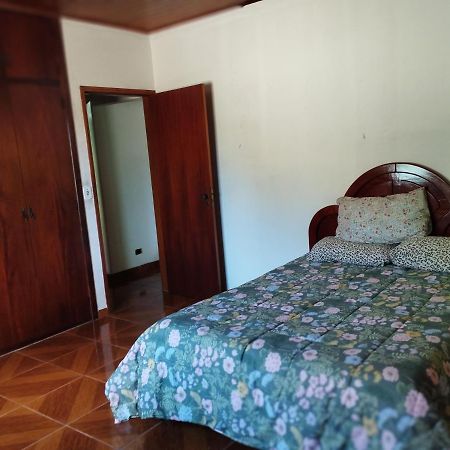 Casa aconchegante na Serra Campos do Jordão Esterno foto