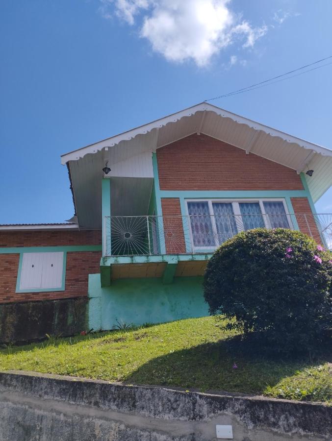 Casa aconchegante na Serra Campos do Jordão Esterno foto